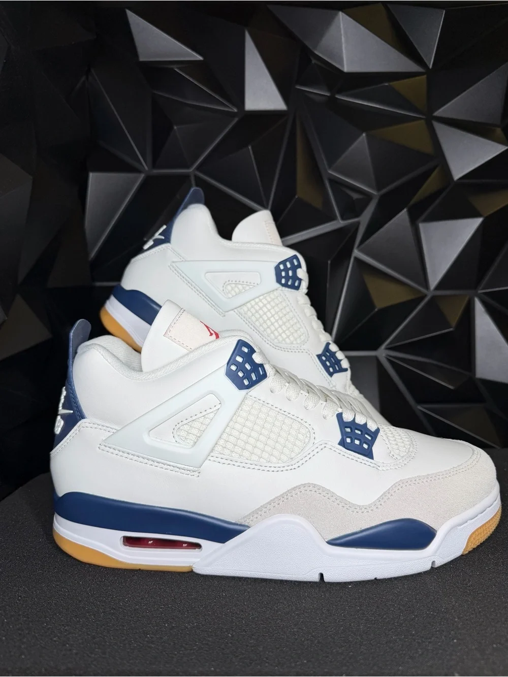 Nike SB x Air Jordan 4 Retro 